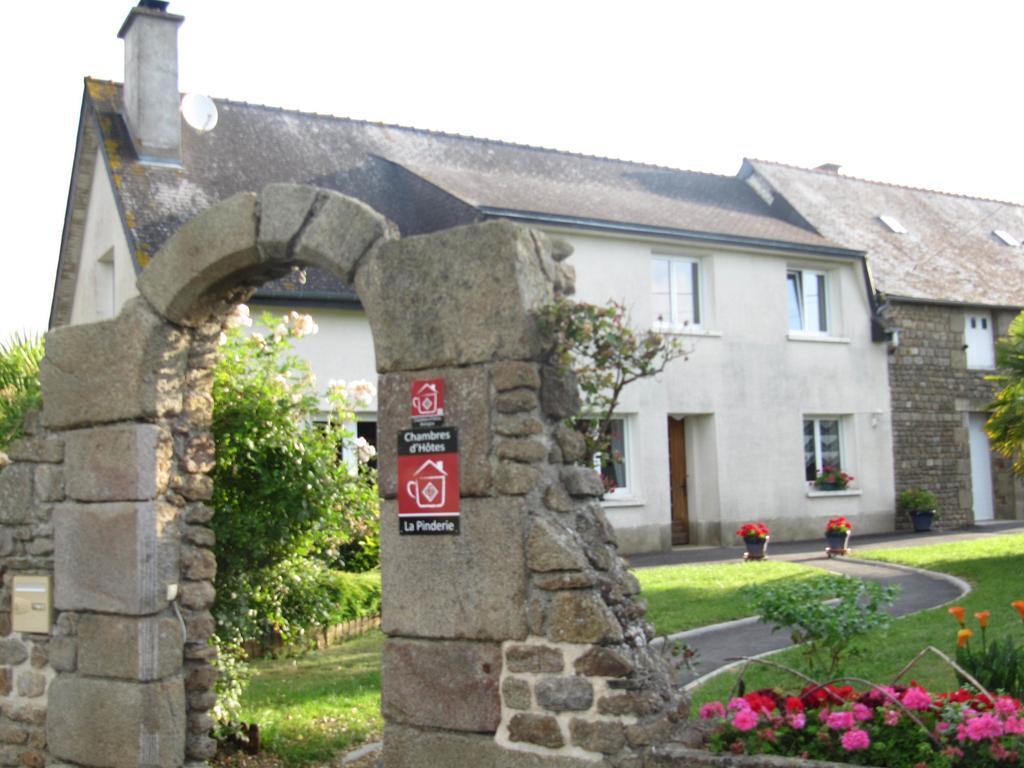 Chambres D'Hotes La Pinderie Val-Couesnon Exteriör bild