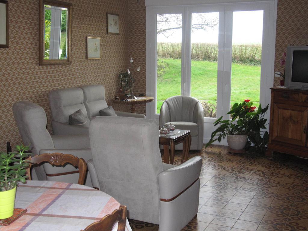 Chambres D'Hotes La Pinderie Val-Couesnon Exteriör bild