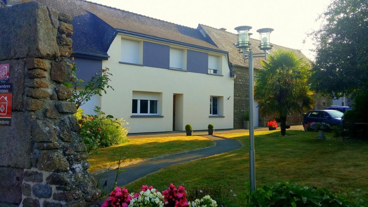 Chambres D'Hotes La Pinderie Val-Couesnon Exteriör bild